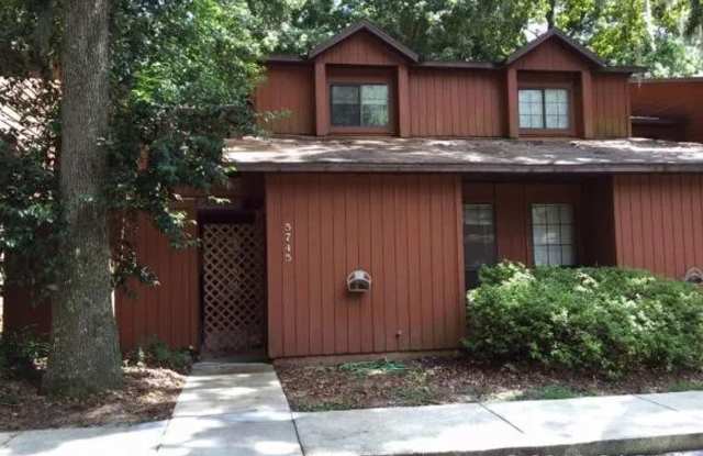 5745 SW 10th Place, Gainesville, FL 32607 (Rockwood Villas)