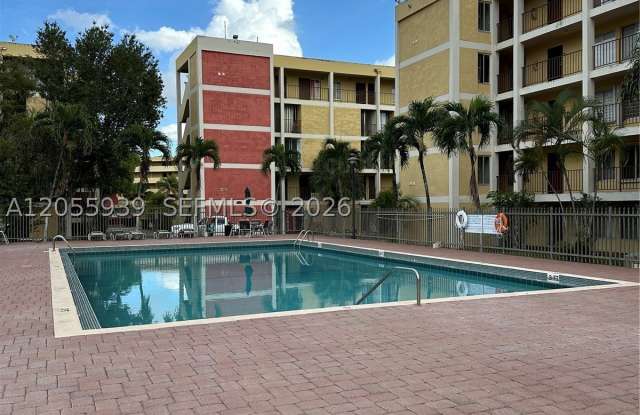 9270 Fontainebleau Blvd