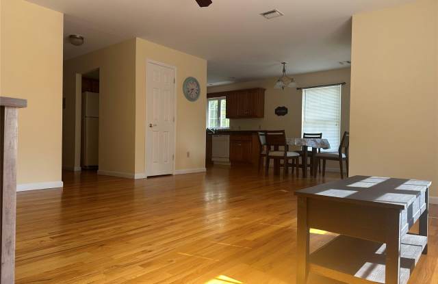 105 N Montgomery Street