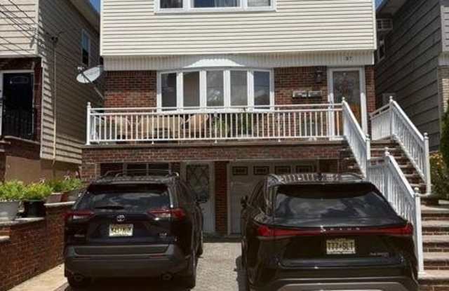 Photo of 37 WEST 7TH ST