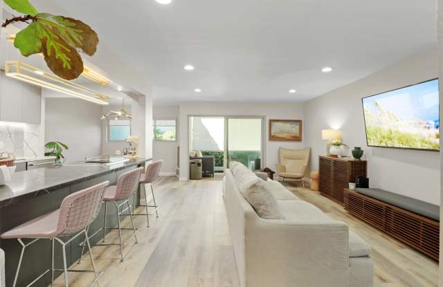 Photo of 4610 Park Granada