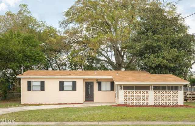 7707 Falcon street - 7707 Falcon Street, Jacksonville, FL 32244