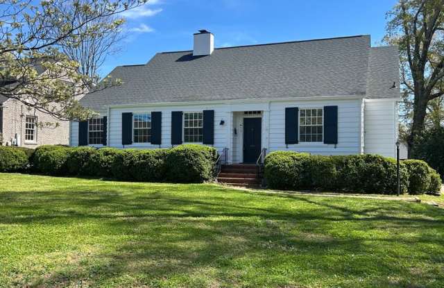 Augusta Road, 3BD/2BA, 2400SF