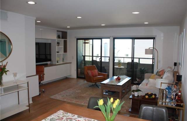 439 Camino De Las Colinas