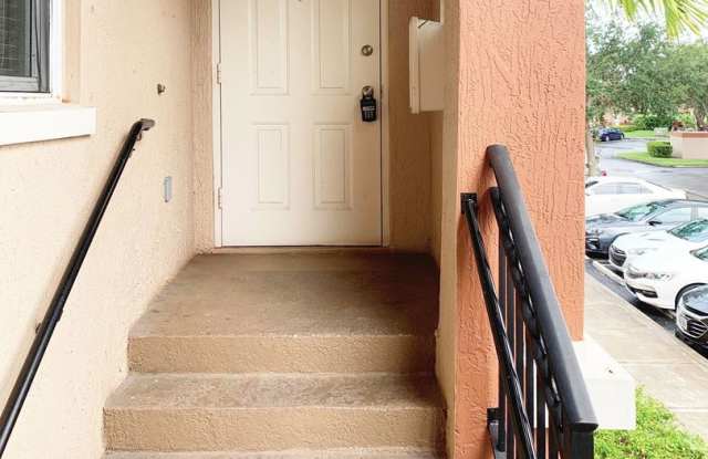 2BD/2BA Condo in Briar Bay!