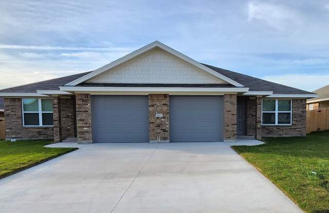 Photo of 3 Bedroom 2 Bath Duplex in Copperas Cove Text 201-231-7228