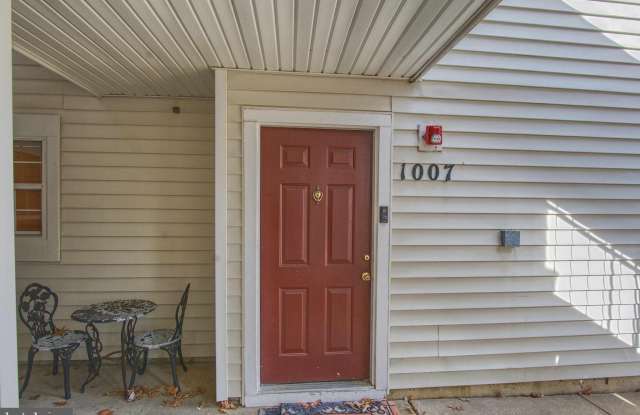 1007 FALLCREST Court unit: 4-104