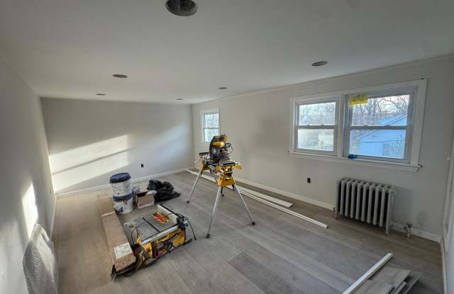 259 Matawan Avenue unit: 2