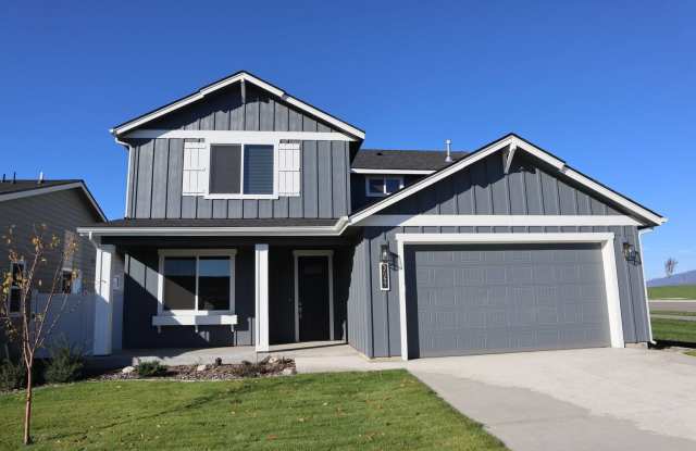 Beautiful Home in Fox Tail!
