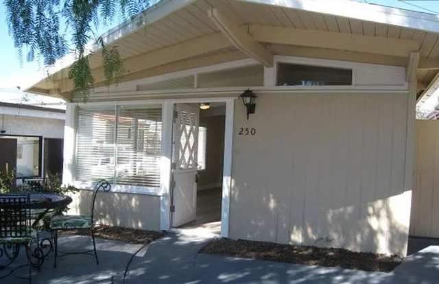 Fantastic updated studio with ocean views from patios