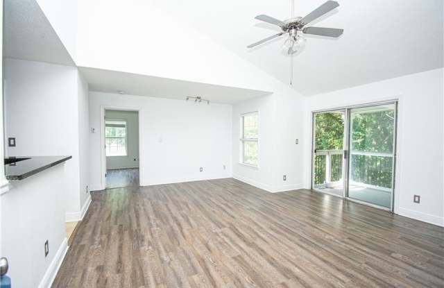 Photo of 1302 Santa Fe Parkway