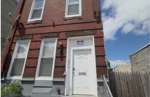1211 W CAMBRIA Street unit: 1St Fl