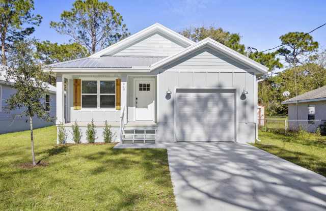 Photo of 940 Collier Boulevard