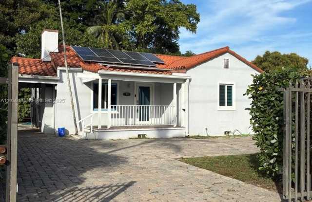 Photo of 1757 SW 24th Ter