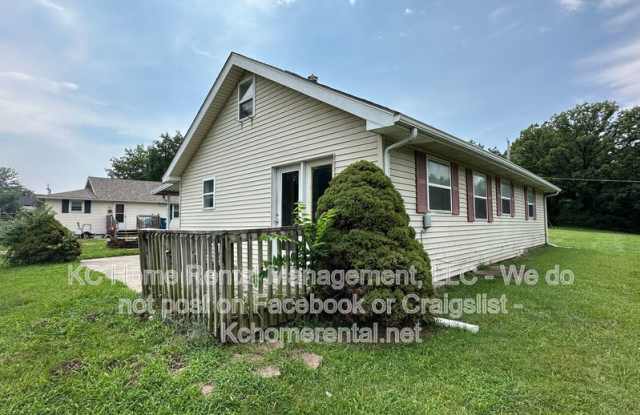 7113 N Highland Ave