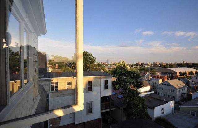 Somerville 1 bedroom apartment - Available 6/1