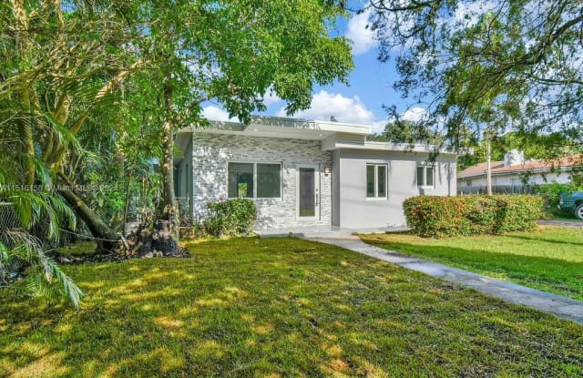 7902 SW 67th Ave - 7902 Southwest 67th Avenue, South Miami, FL 33143