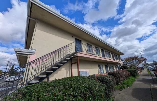 5300 Bancroft Avenue - 1