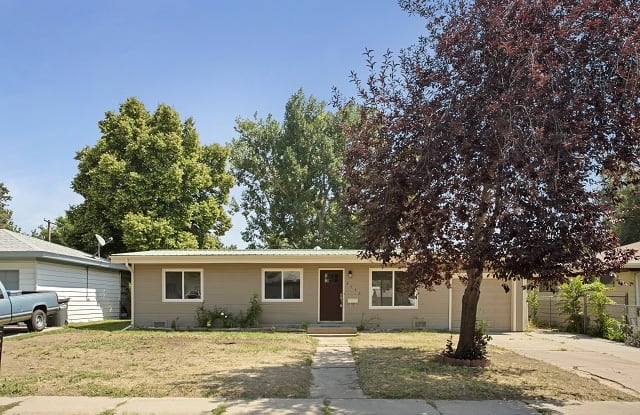 2542 16th Ave - 2542 16th Avenue, Greeley, CO 80631