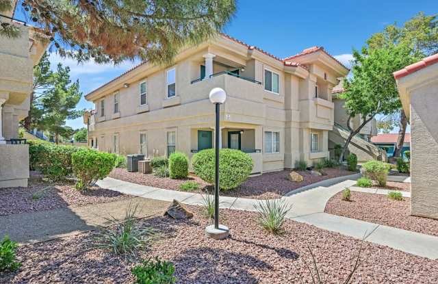 Henderson - Warm Springs at Stephanie- Upstairs 2 bed/2 Bath