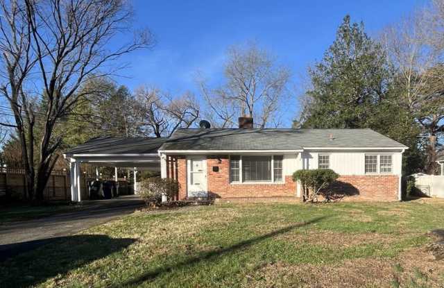 Alexandria/Fort Hunt/Hollin Hall - 7908 Wellington Rd - $2,895.00