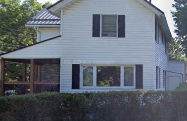4 Lake Avenue - 2