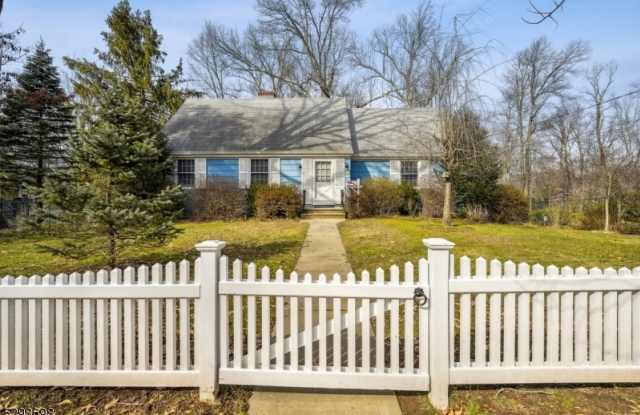 37 Evergreen Rd