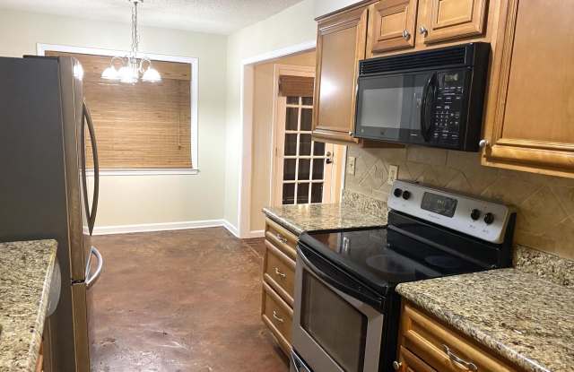 7918 FARMINGDALE