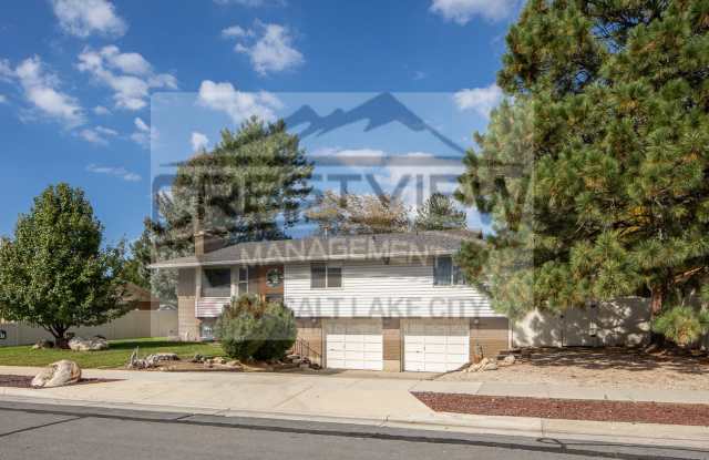 Charming East Sandy Home in a Prime Location