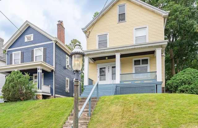 Photo of 2847 Minto Avenue unit: 2