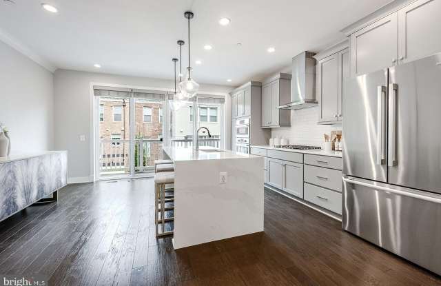 10326 GROSVENOR Place