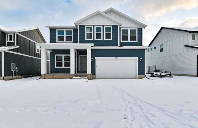 4366 East Willow Oak Way