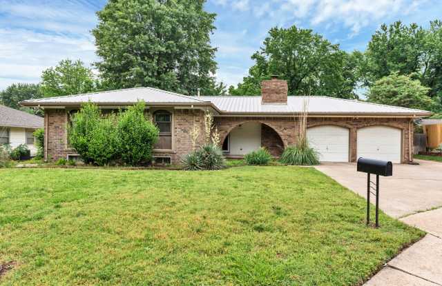 Photo of 1306 N Brookfield Lane