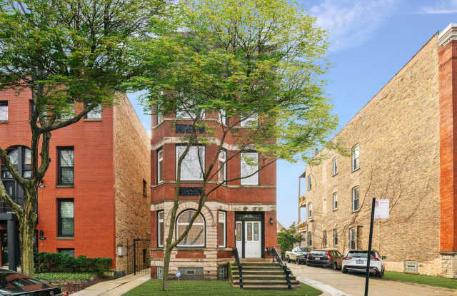 1303 W Flournoy Street unit: 1F