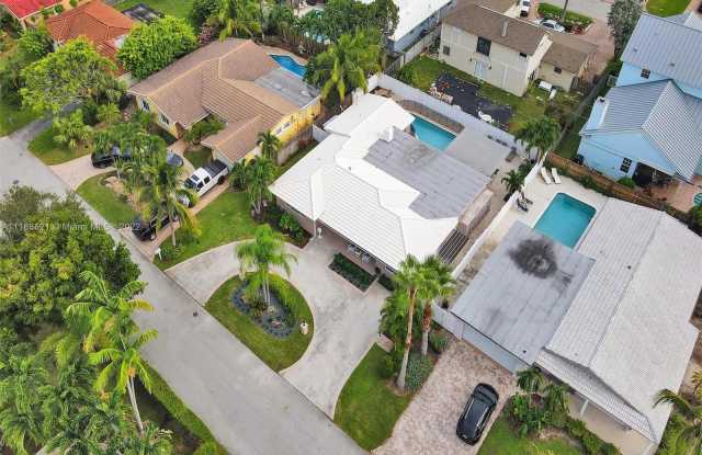 2728 NE 32nd St - 2728 Northeast 32nd Street, Lighthouse Point, FL 33064