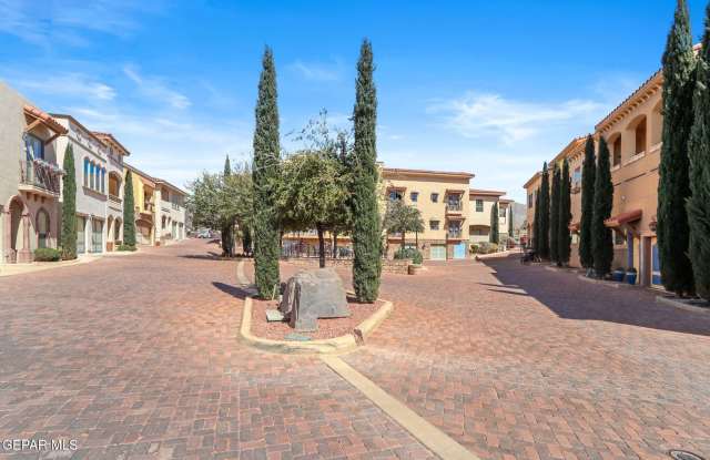 Piazza Escondido Mansion Building