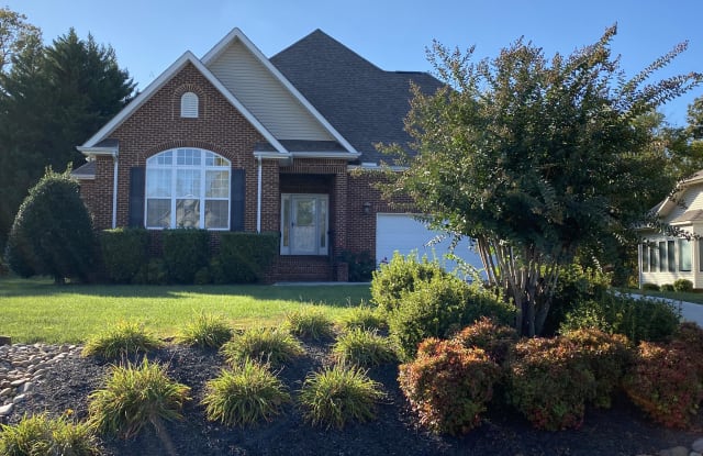 104 Santee Way - 104 Santee Way, Tellico Village, TN 37774