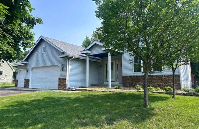 11905 Silverod Street NW