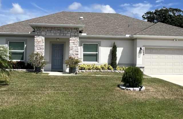 Photo of 1589 SE Dome Circle