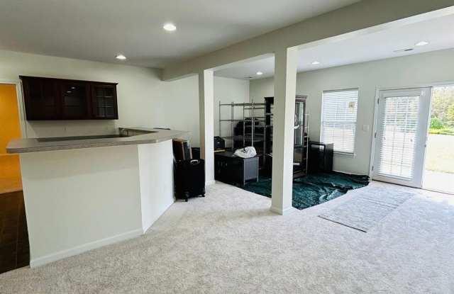 1916 Seefin Court unit: Lower Level Only