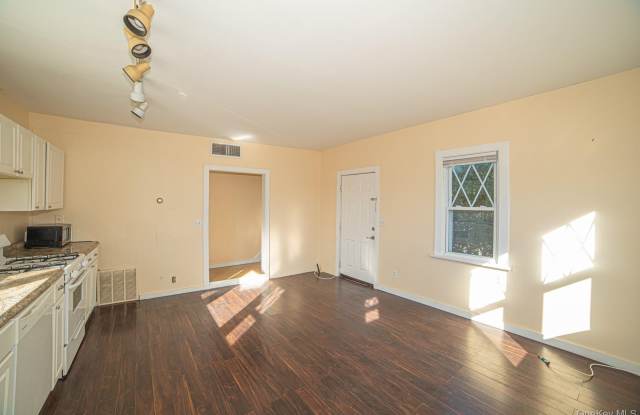 52 Maple Avenue unit: A