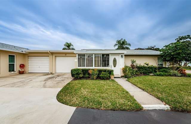 2739 SHERBROOKE LANE