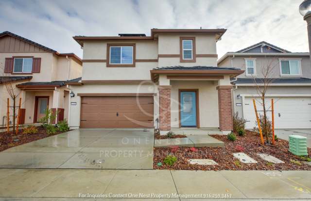 Photo of 3 bedroom, 2.5 bathroom, 2 car garage - Twelve Bridges - Lincoln