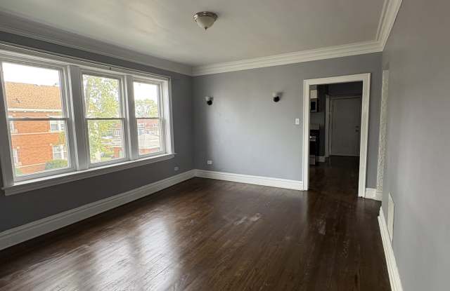 6601 South Washtenaw Avenue - 2W