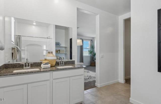 1126 S Mulberry Street