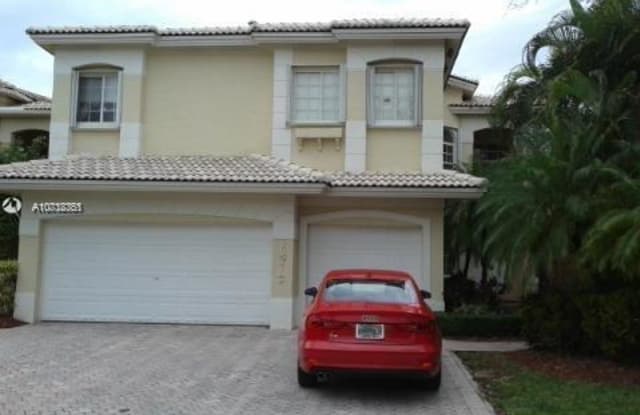 10773 NW 69th Ter - 10773 Northwest 69th Terrace, Doral, FL 33178