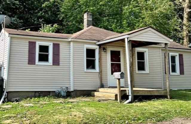 615 Harper Ave 2 bed, 1 bath