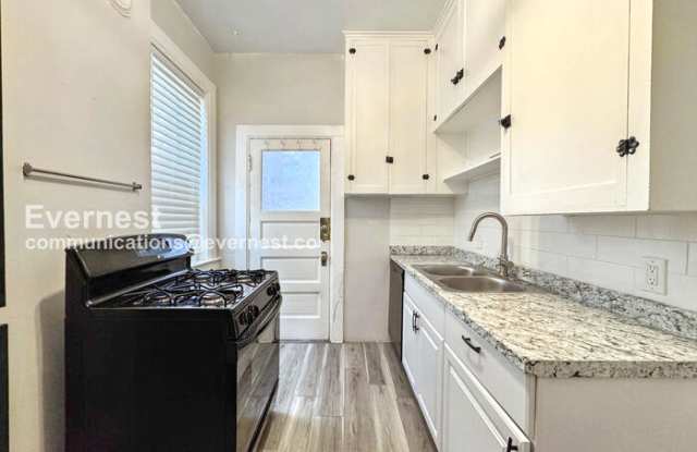 1147 North Marion Street