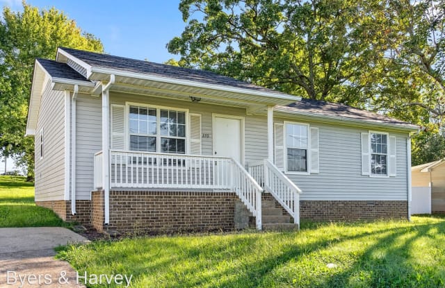 370 Hugh Hunter Road - 370 Hugh Hunter Road, Oak Grove, KY 42262