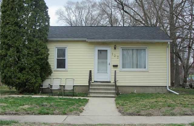 Photo of Updated 2 bedroom, 1 bath at 127 Quincy in Waterloo